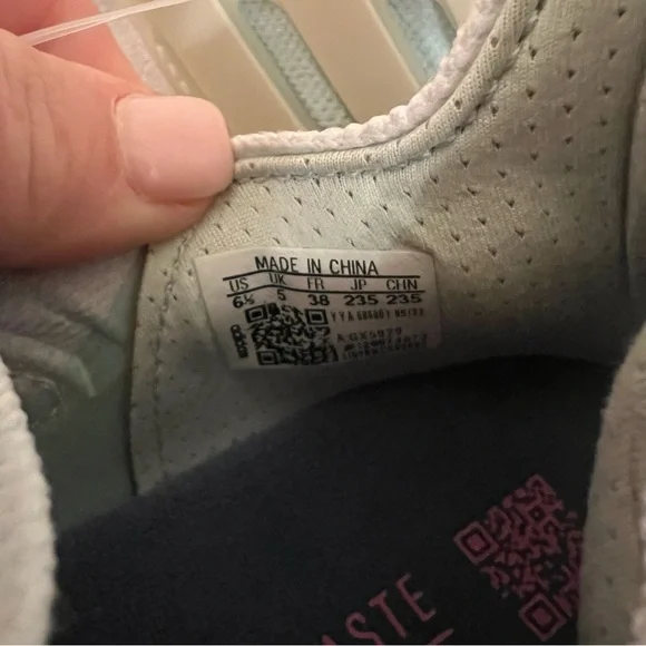 {Adidas} Ultraboost 22 Women’s Running Shoes - Picture 9 of 11